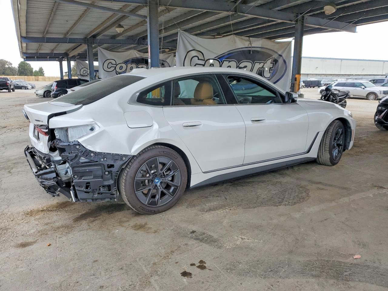 BMW i4 - zdjęcie 3