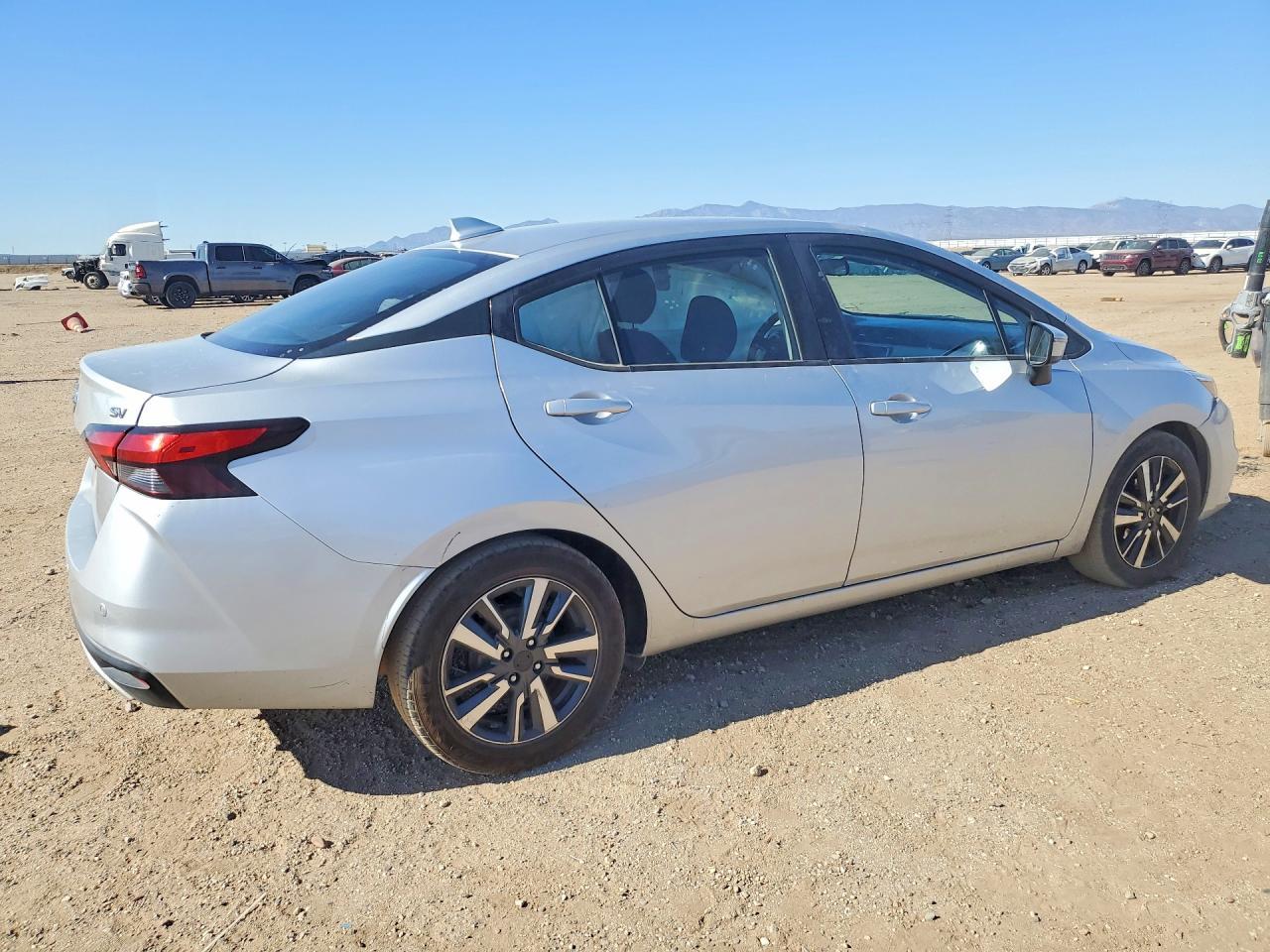 2021 Nissan Versa Sv - zdjęcie 3