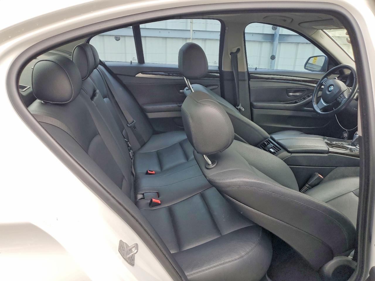 2016 BMW 528 I - zdjęcie 10