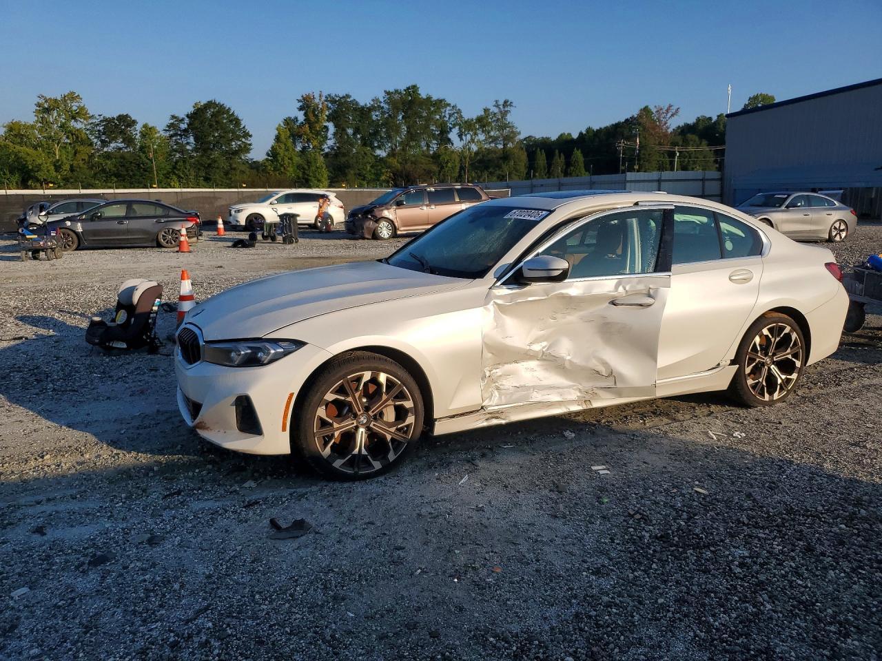 2025 BMW 330I - zdjęcie główne