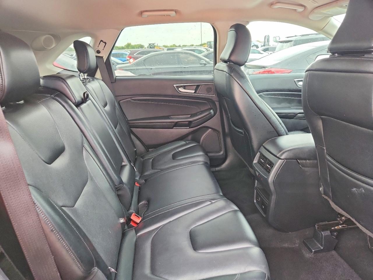 2022 Ford Edge Titanium - zdjęcie 11