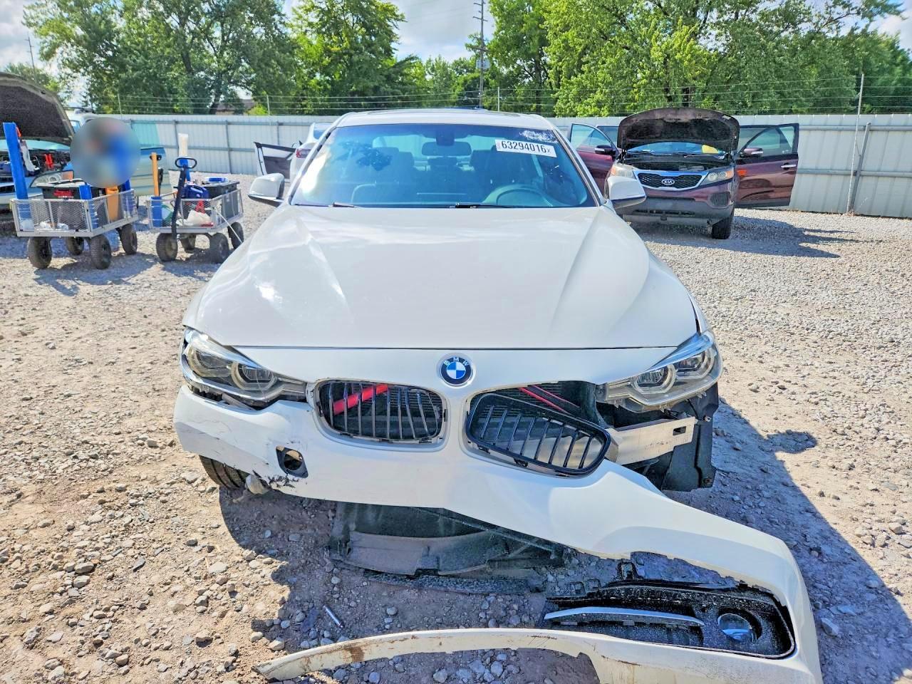 2016 BMW Seria 3 328i - zdjęcie 5