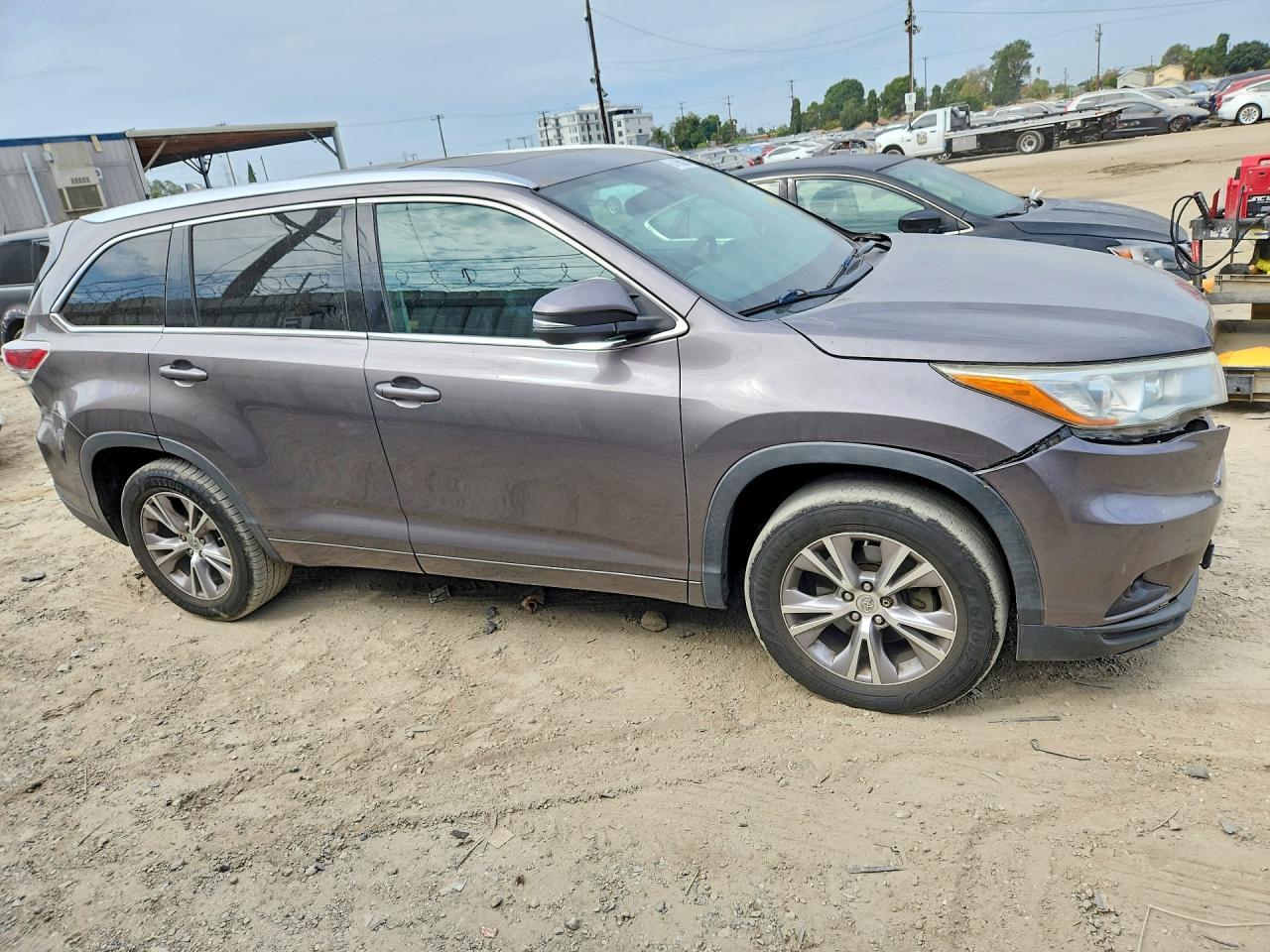 2015 Toyota Highlander Xle - zdjęcie 4