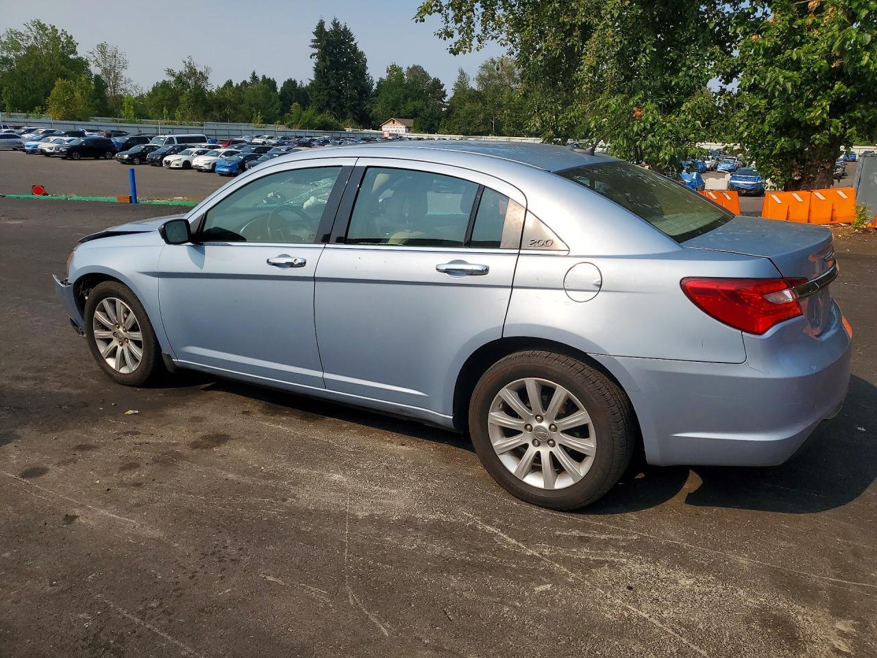 2014 Chrysler 200 Limited - zdjęcie 2