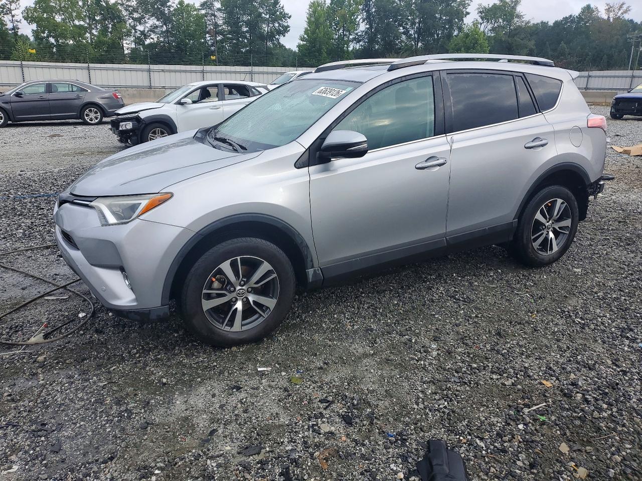 2017 Toyota Rav4 Xle - zdjęcie główne