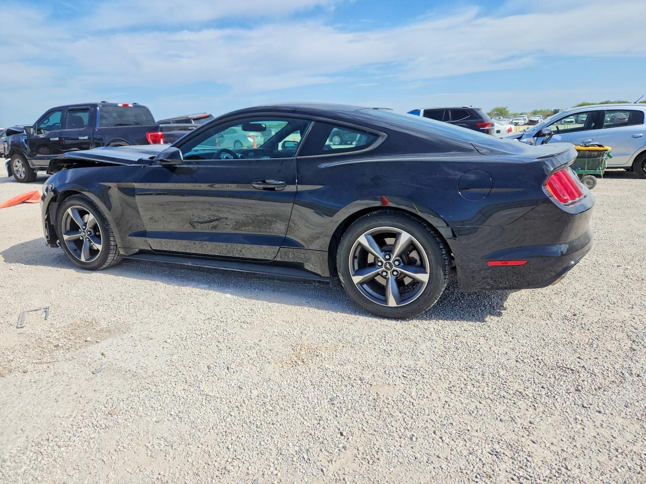 2016 Ford Mustang - zdjęcie 2