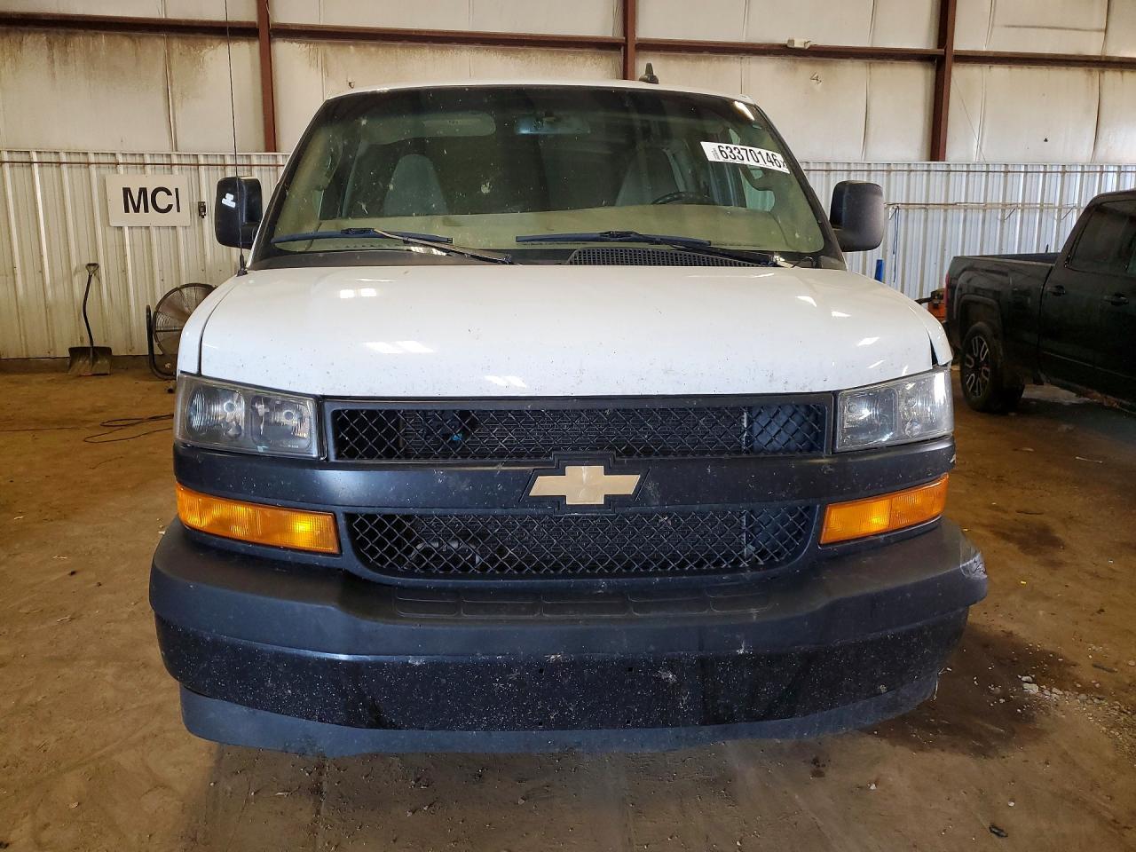 2022 Chevrolet Express G2500 - zdjęcie 5