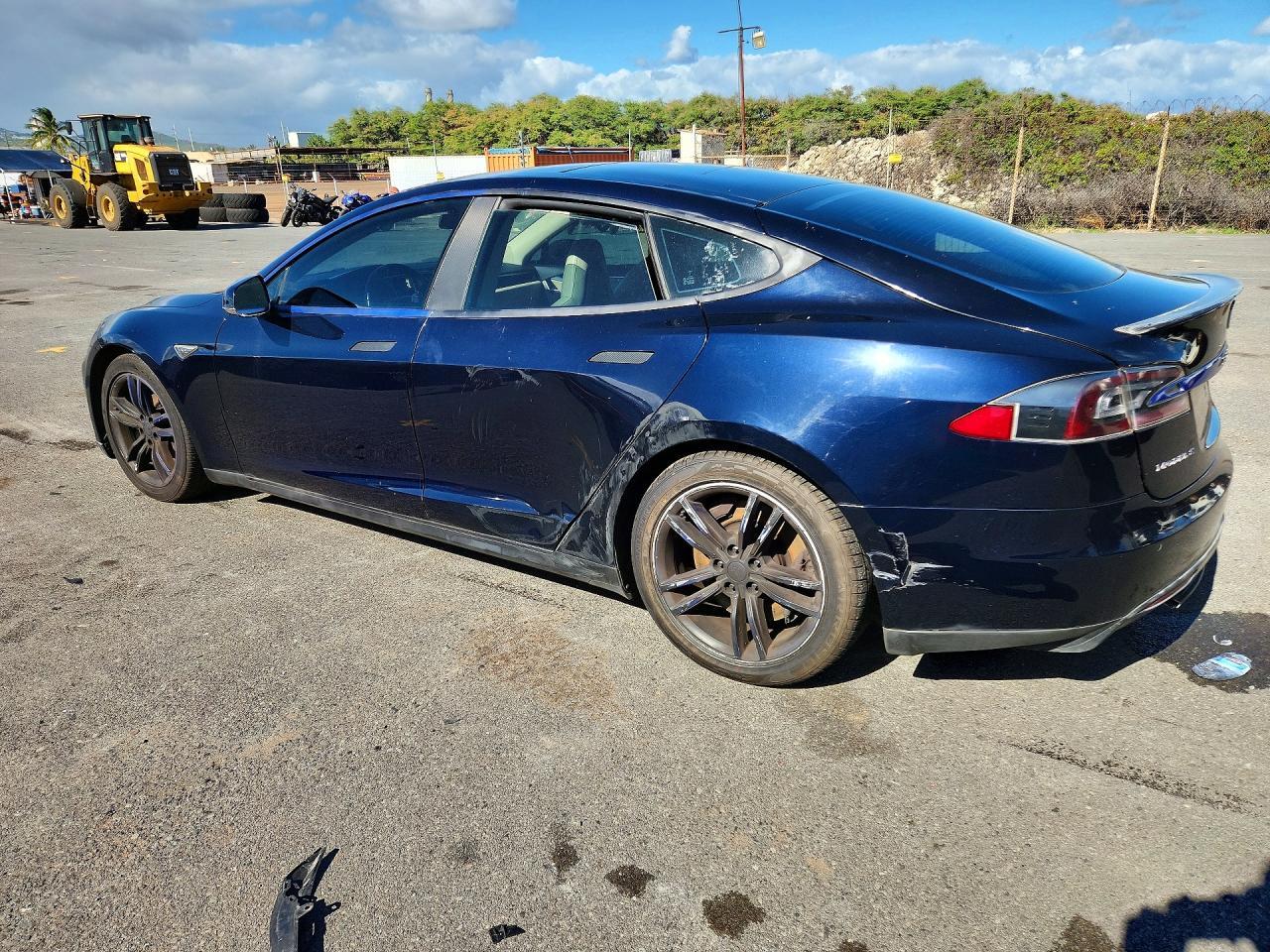 2014 Tesla Model S - zdjęcie 2