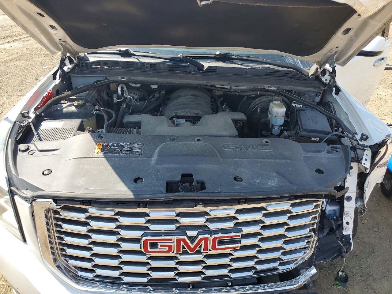 2019 GMC Yukon Denali - zdjęcie 12