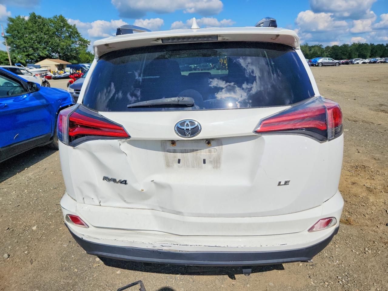 2017 Toyota Rav4 Le - zdjęcie 6