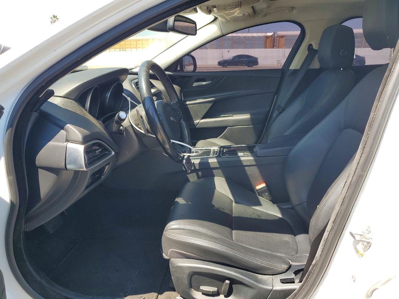 2018 Jaguar Xe - zdjęcie 7