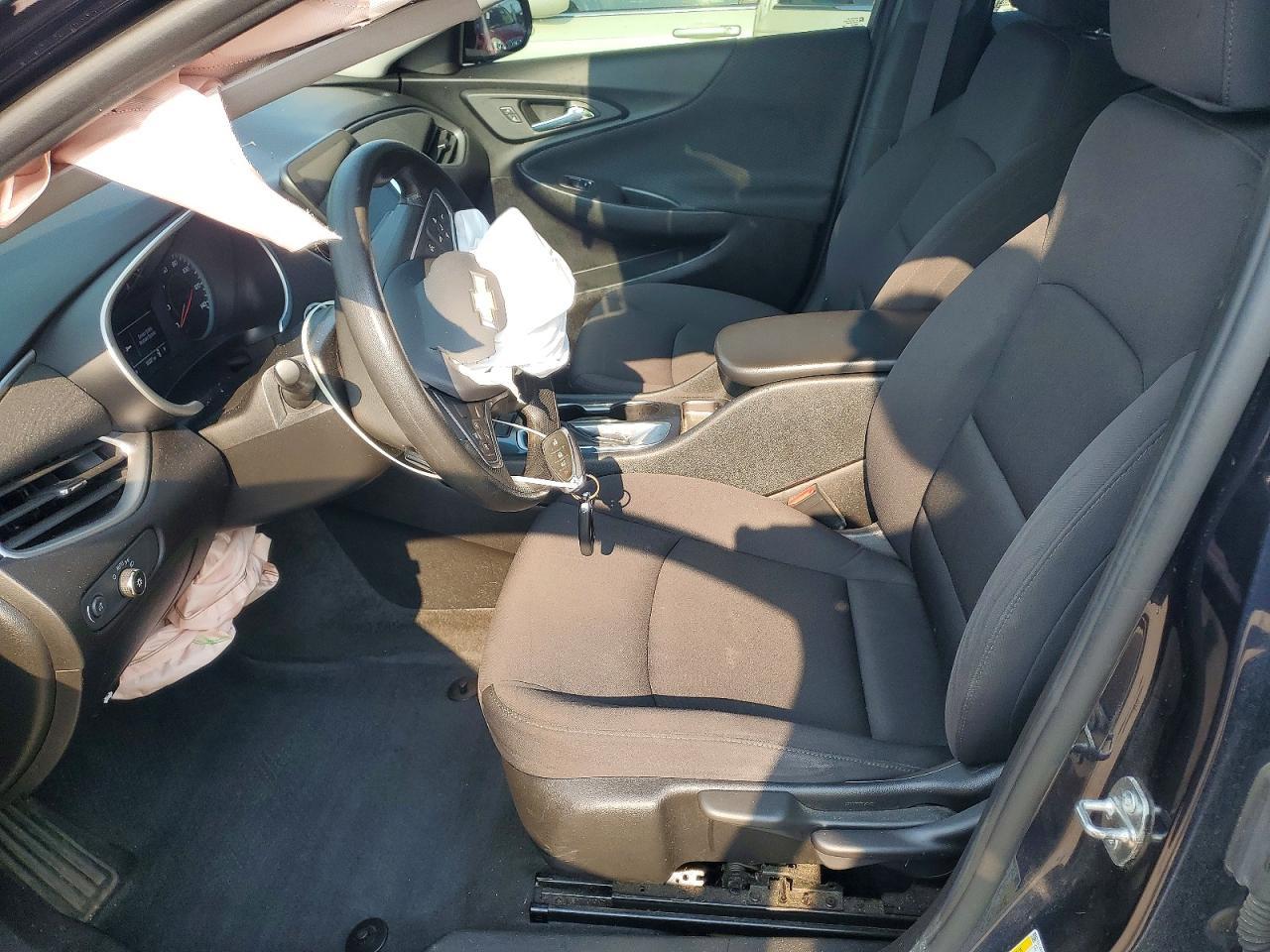 2022 Chevrolet Malibu Ls - zdjęcie 7