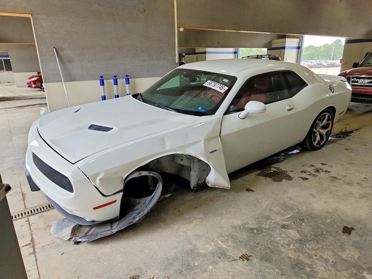 2016 Dodge Challenger R/T - zdjęcie główne