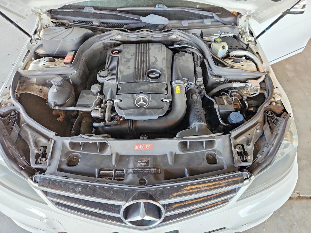 2014 Mercedes-Benz C 250 - zdjęcie 11