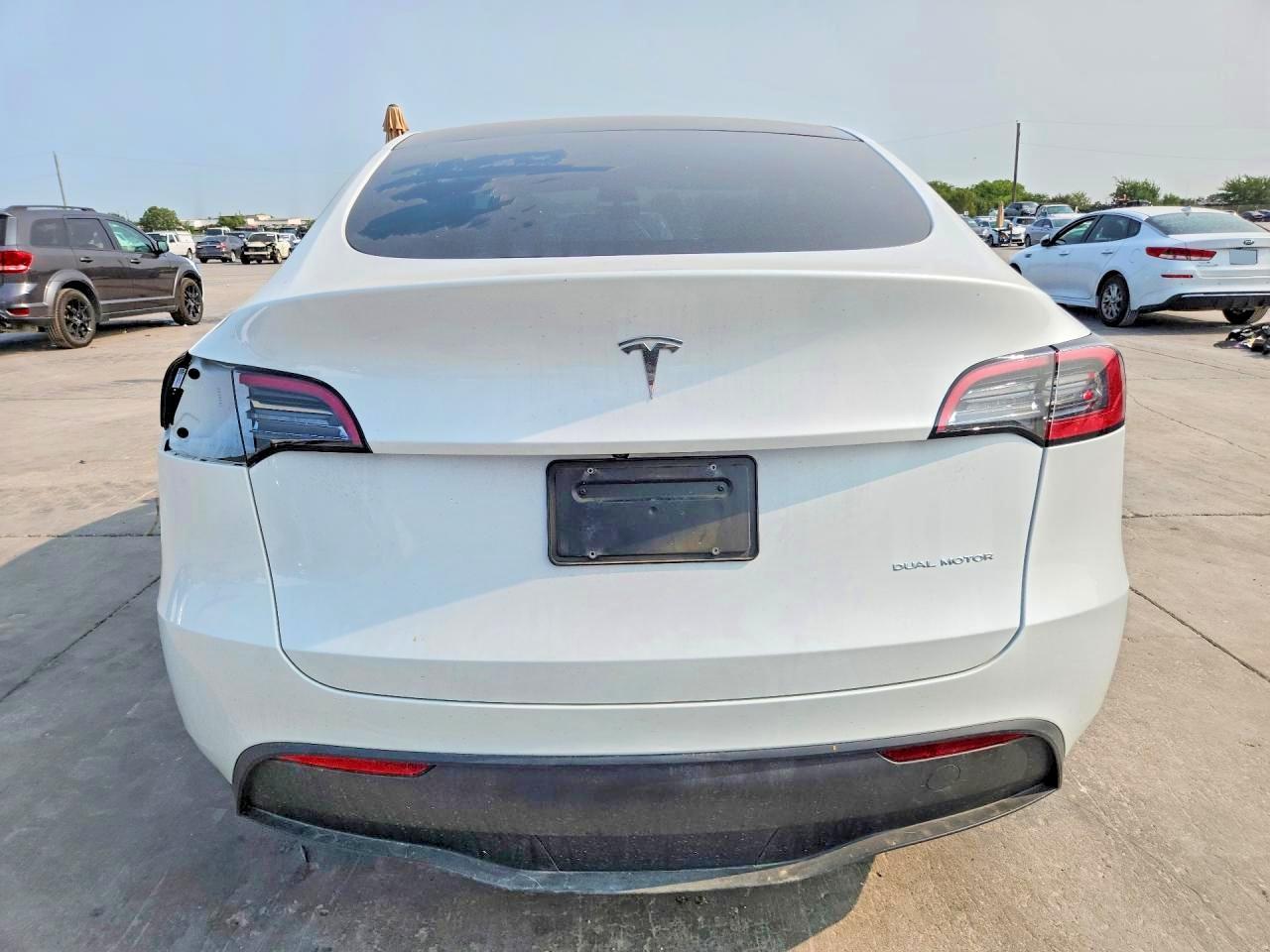 2023 Tesla Model Y - zdjęcie 6