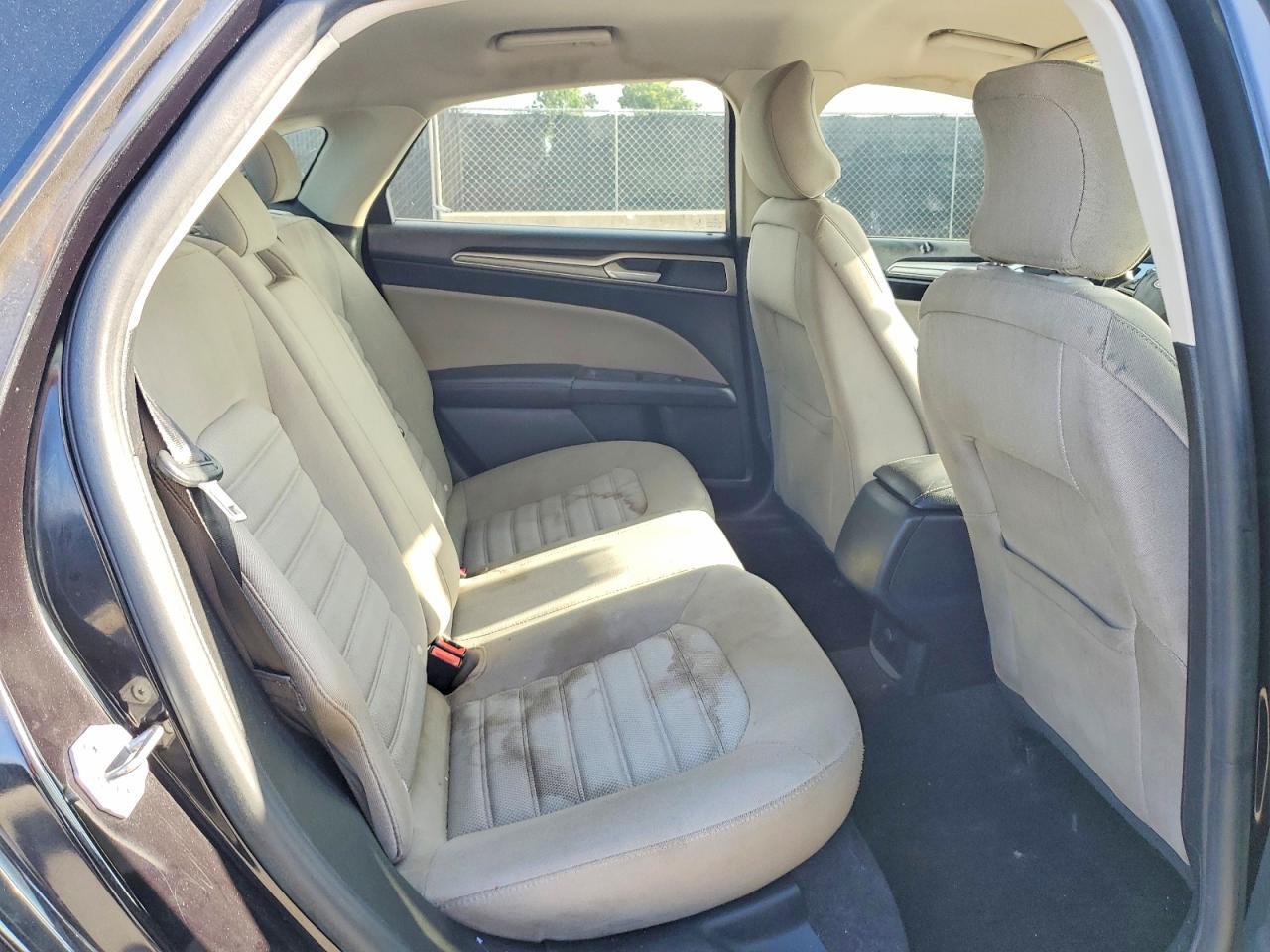 2019 Ford Fusion S - zdjęcie 10