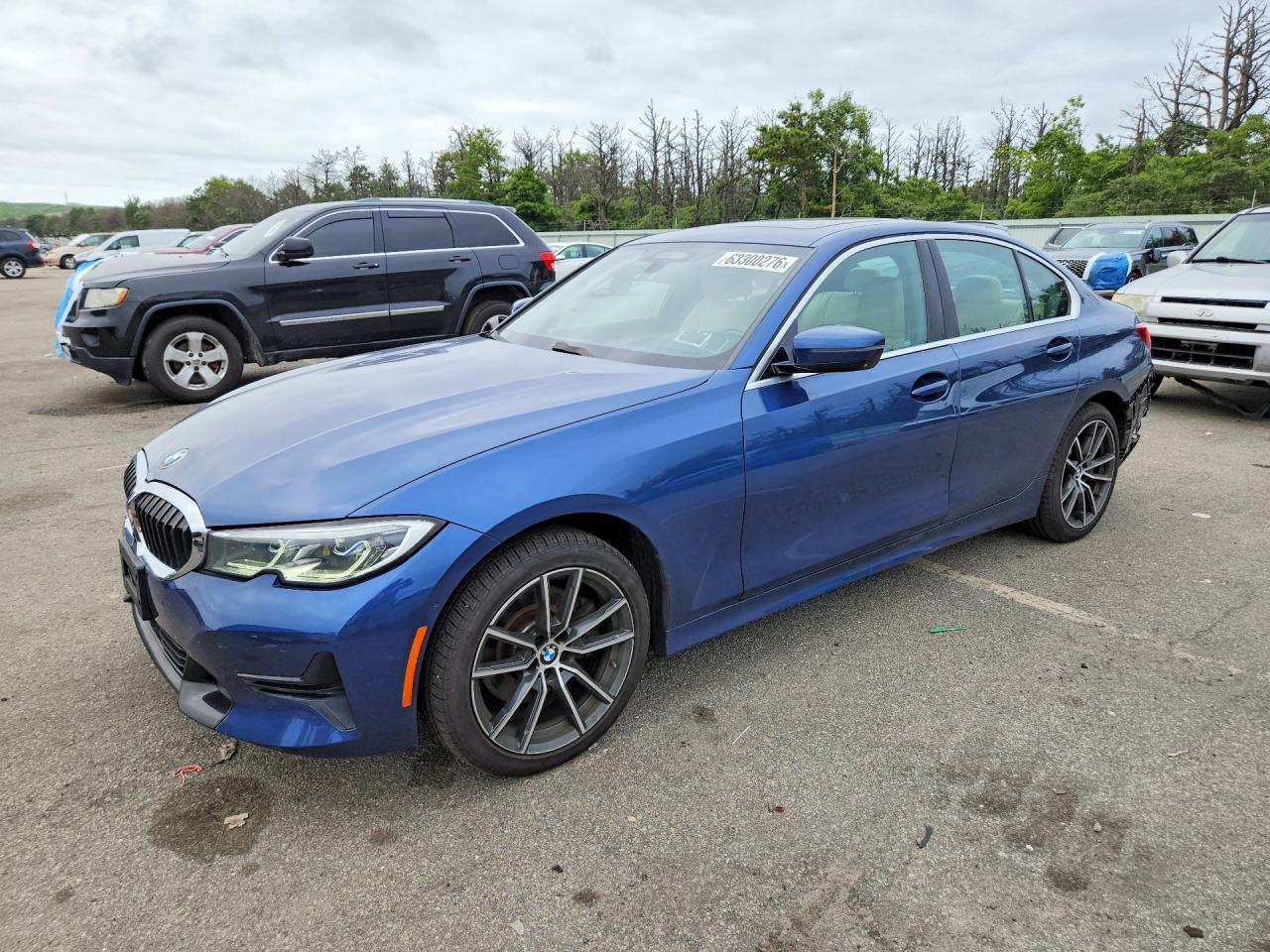 2021 BMW Seria 3 330i - zdjęcie główne