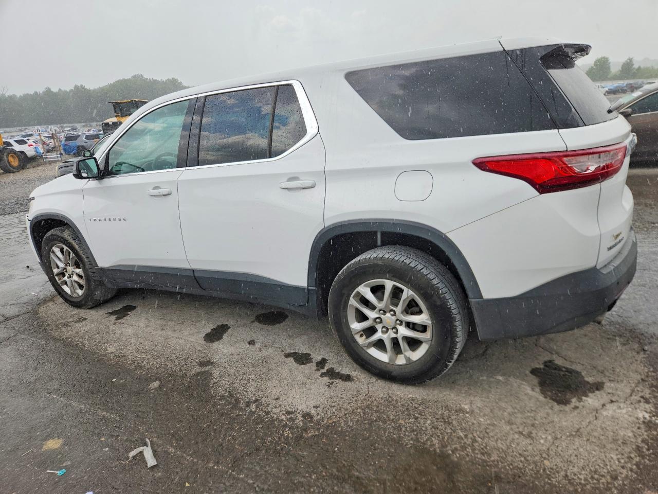2018 Chevrolet Traverse Ls - zdjęcie 2