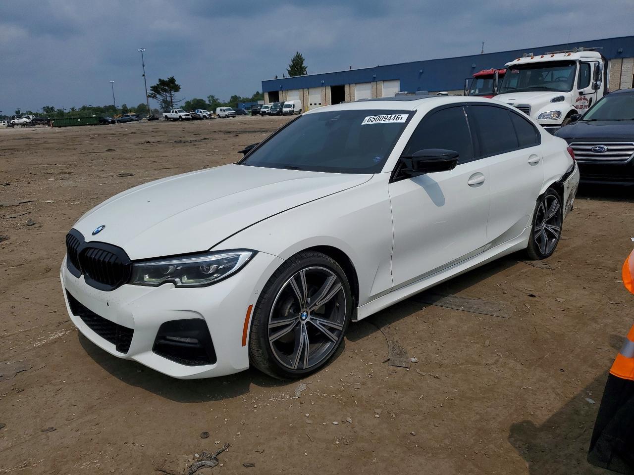 2020 BMW Seria 3 330i - zdjęcie główne