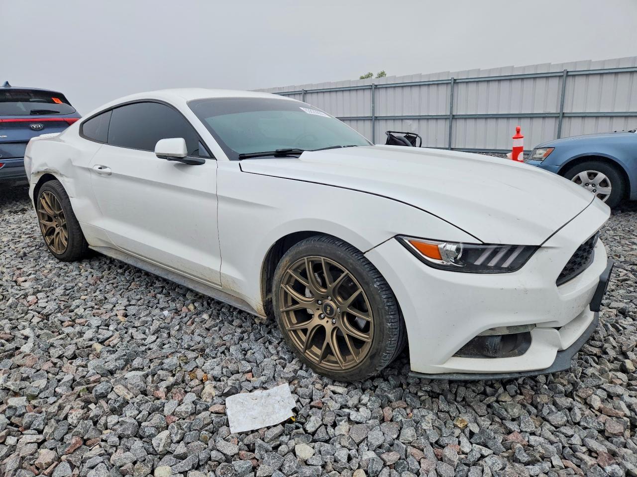 2015 Ford Mustang - zdjęcie 4