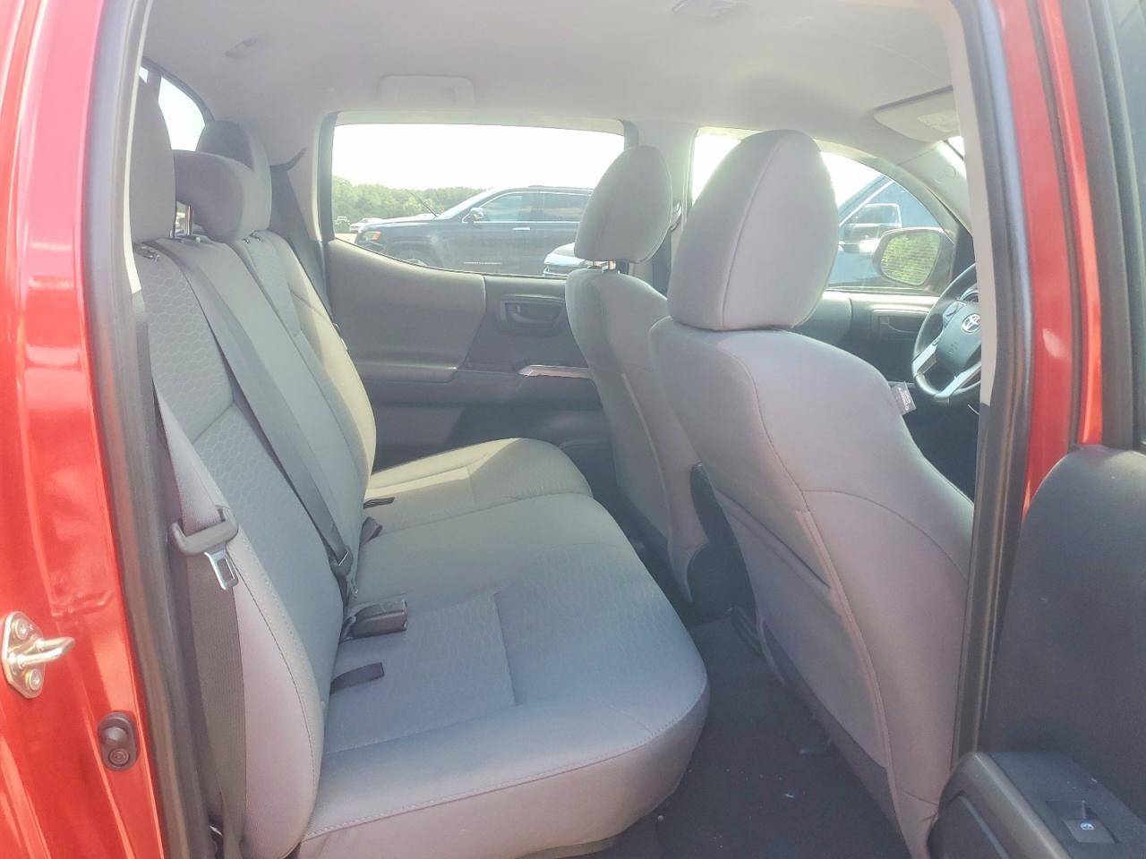 2016 Toyota Tacoma Sr5 - zdjęcie 10