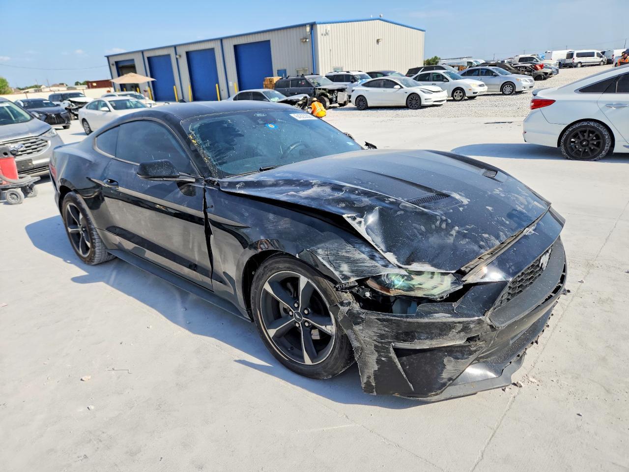 2021 Ford Mustang - zdjęcie 4