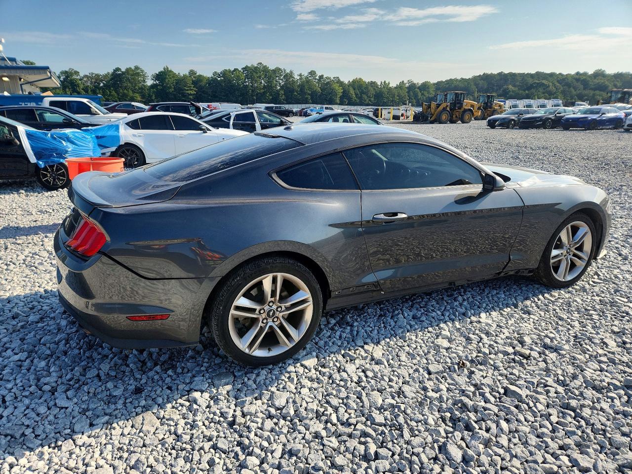 2020 Ford Mustang - zdjęcie 3