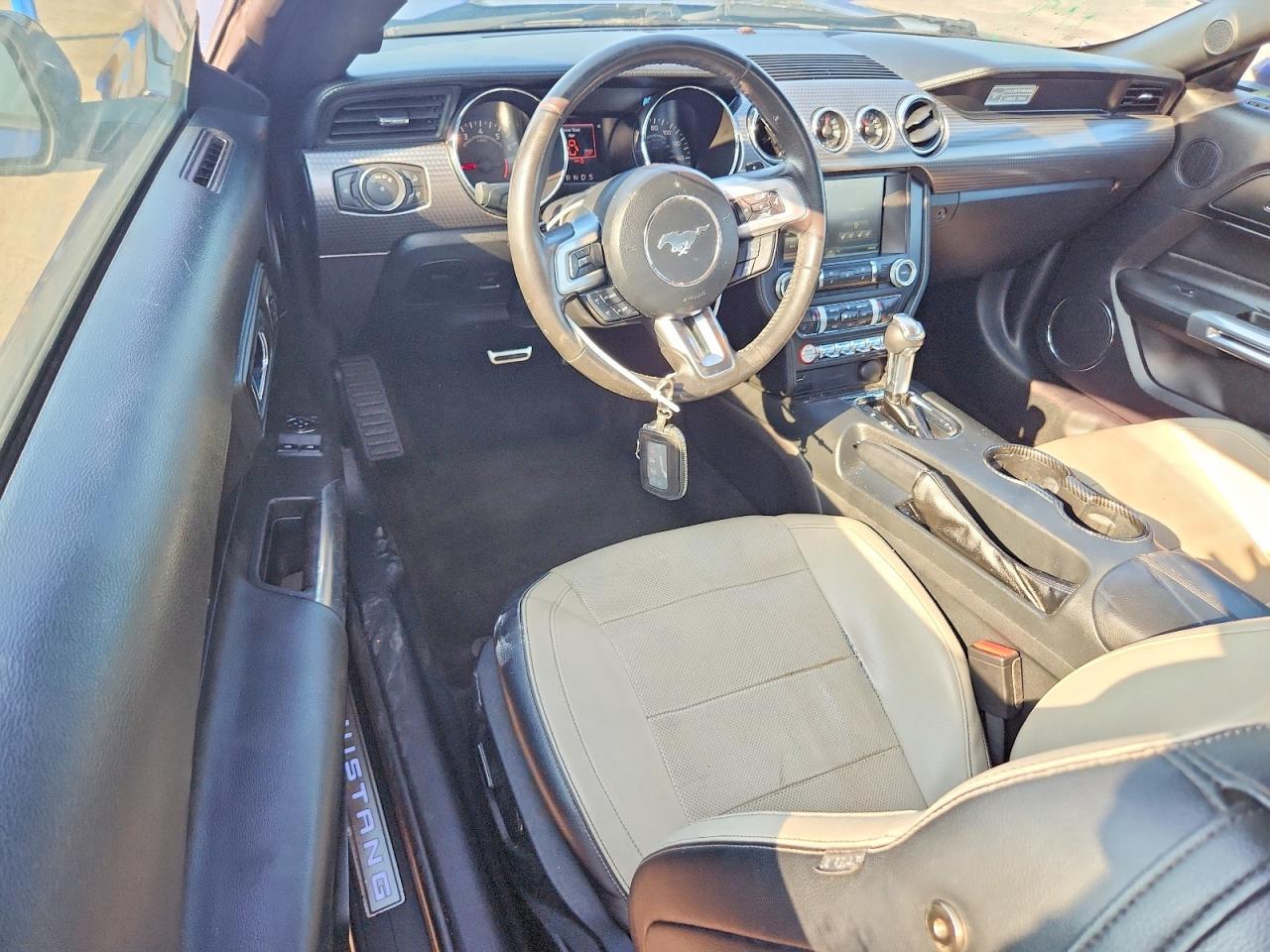 2015 Ford Mustang - zdjęcie 8