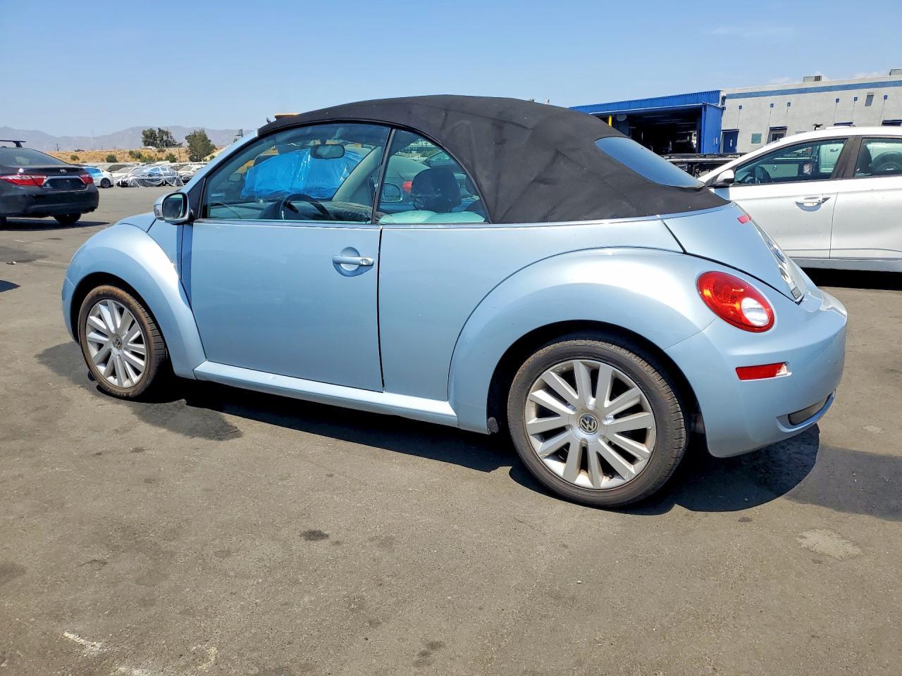 2013 Volkswagen New Beetle Turbo - zdjęcie 2