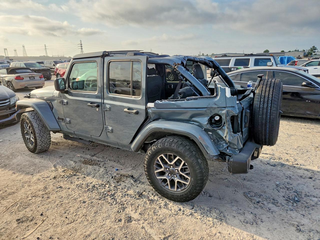 2026 Jeep Wrangler Sahara - zdjęcie 2
