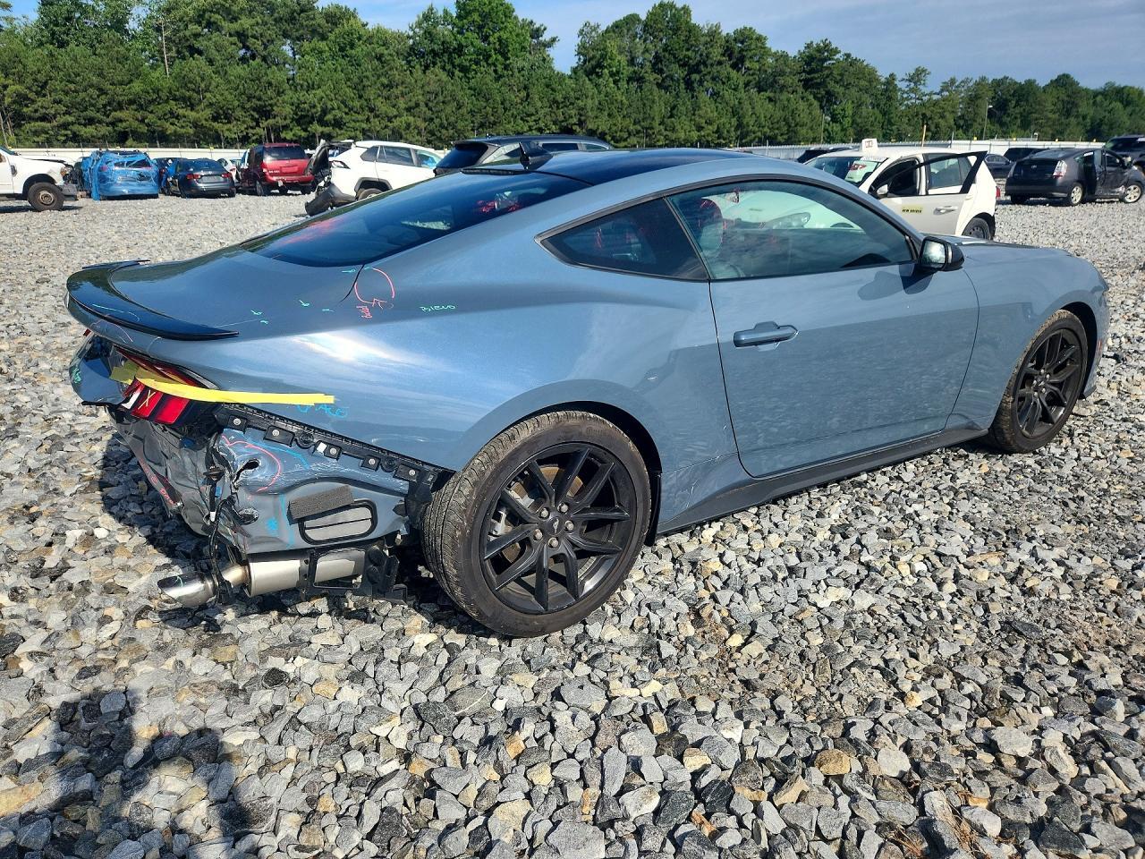 2026 Ford Mustang - zdjęcie 3
