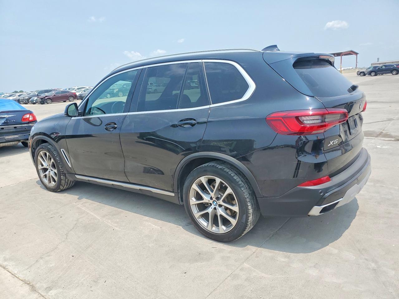 2019 BMW X5 xDrive40I - zdjęcie 2