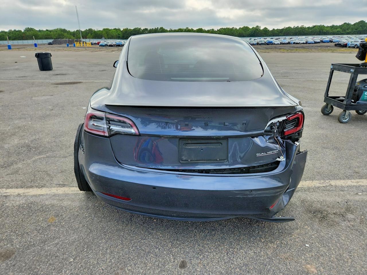 2022 Tesla Model 3 - zdjęcie 6