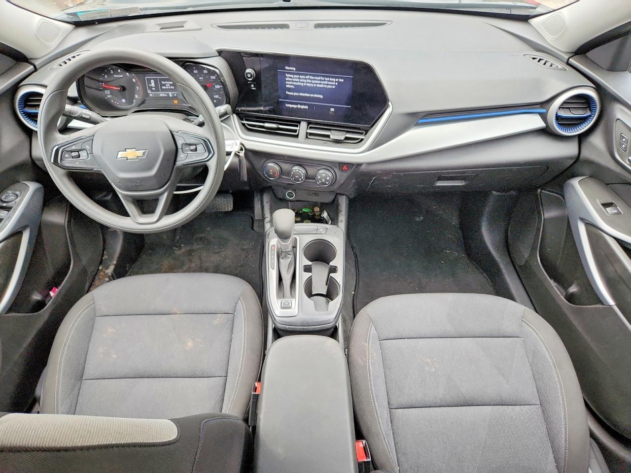 2025 Chevrolet Trax Ls - zdjęcie 8