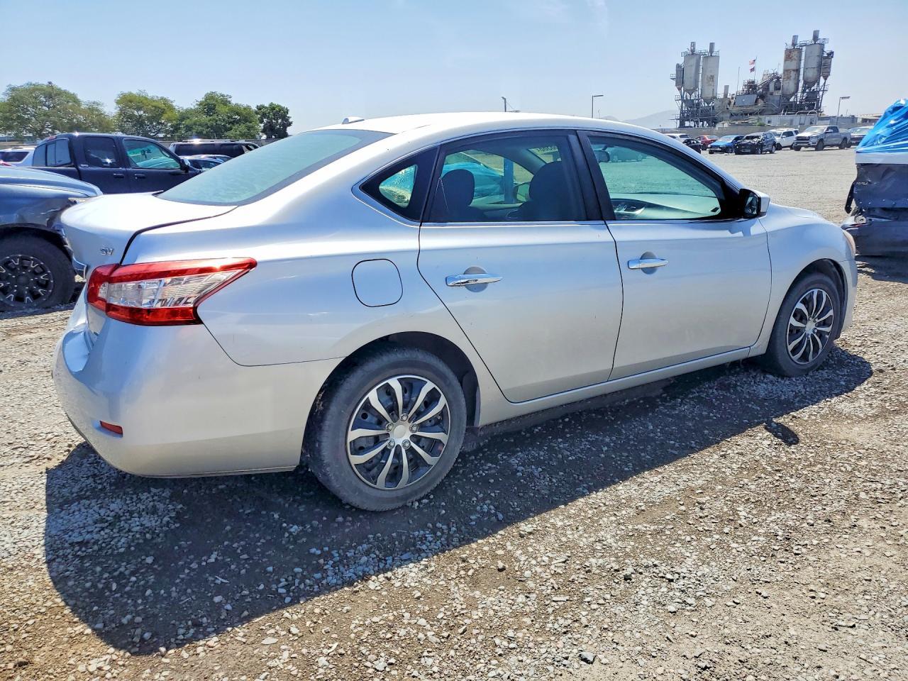 2013 Nissan Sentra S - zdjęcie 3