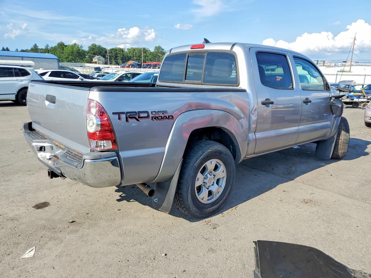 2015 Toyota Tacoma V6 - zdjęcie 3