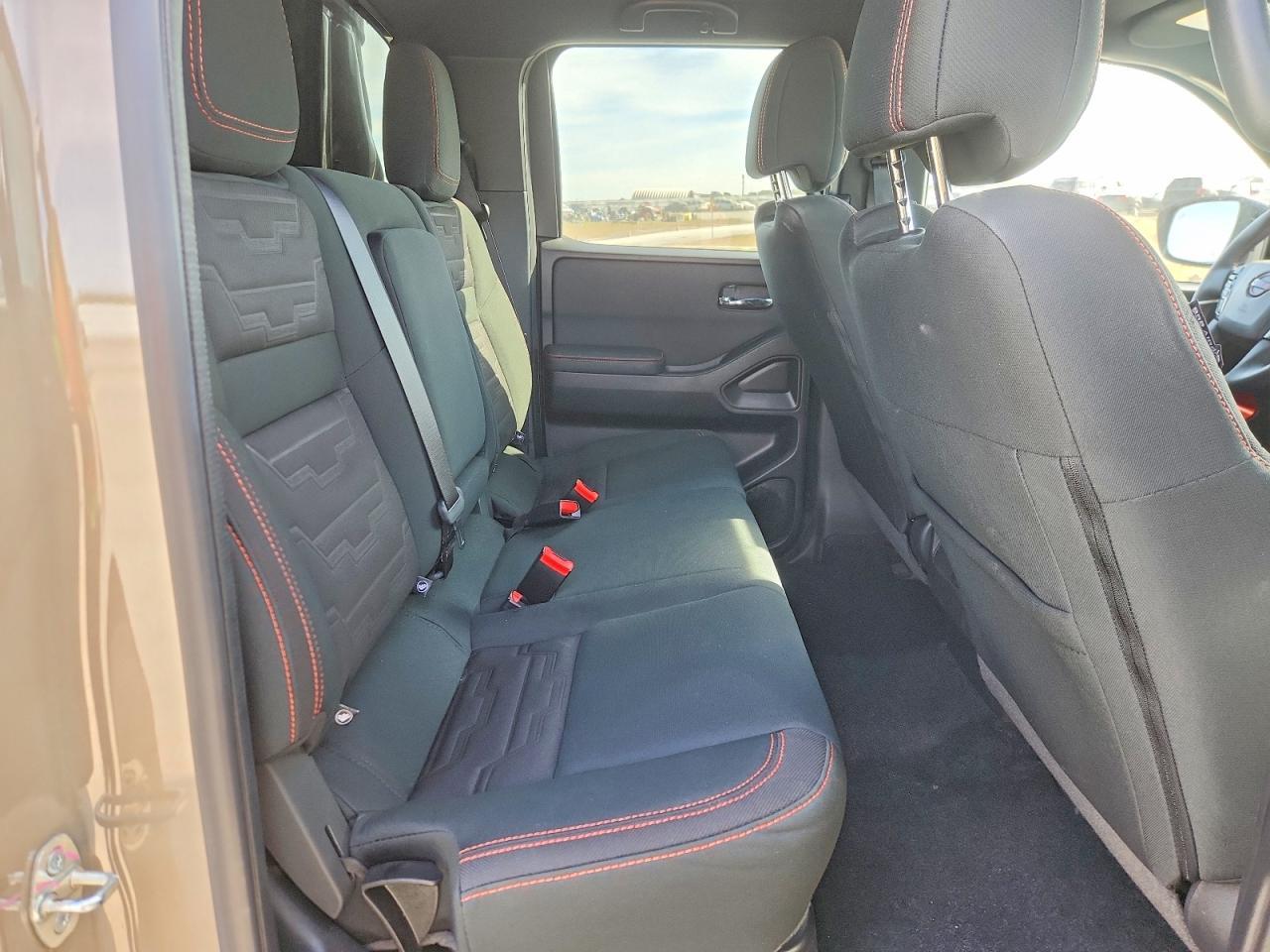2023 Nissan Frontier Pro-4X - zdjęcie 10