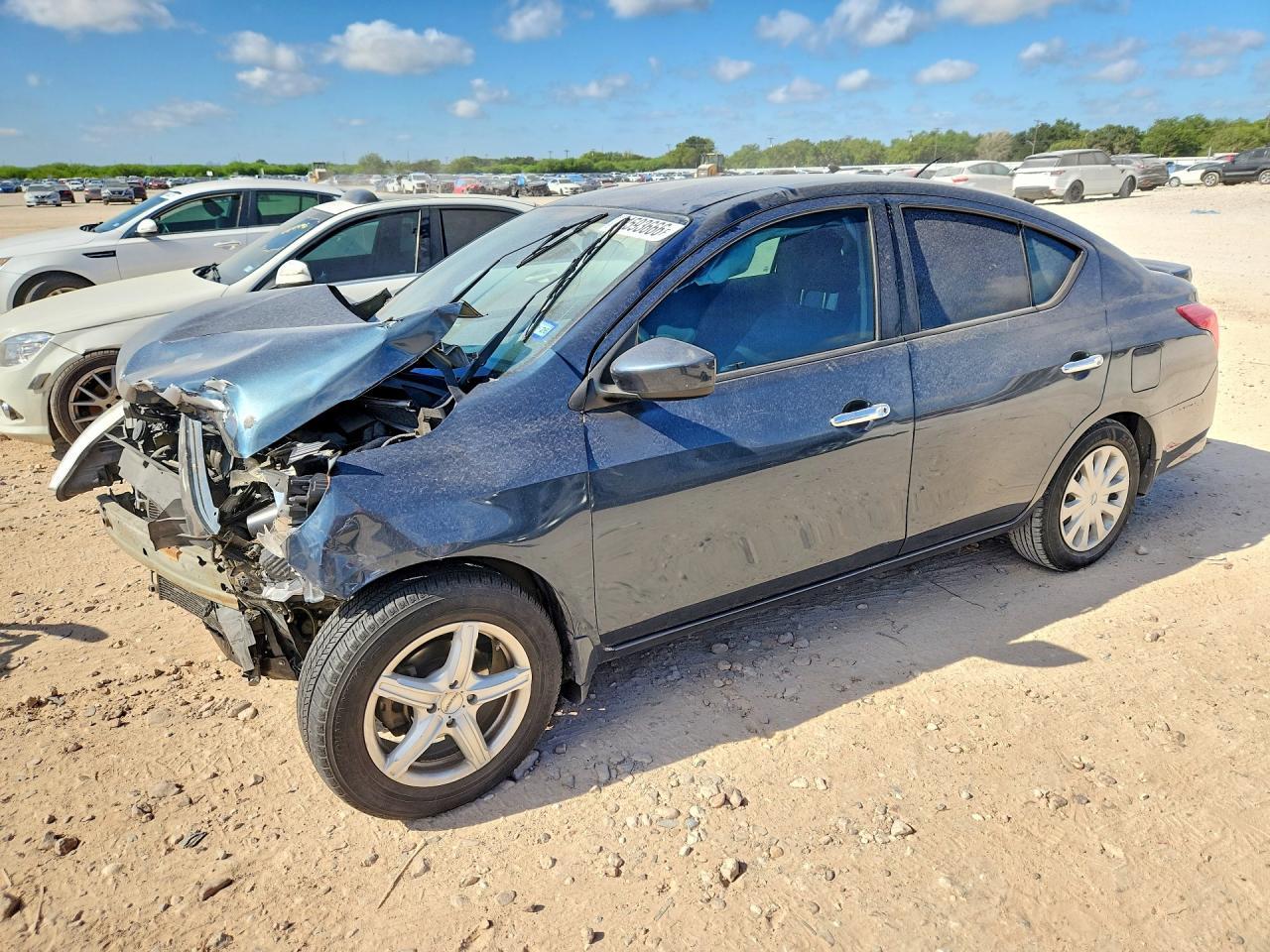 2015 Nissan Versa 1.6 Sv - zdjęcie główne