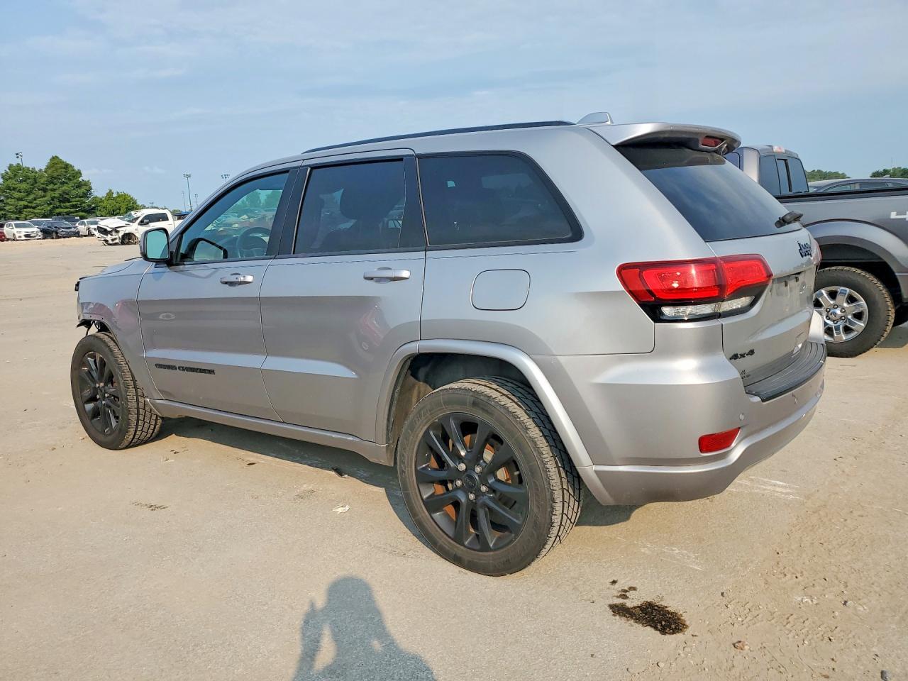 2018 Jeep Grand Cherokee Laredo - zdjęcie 2
