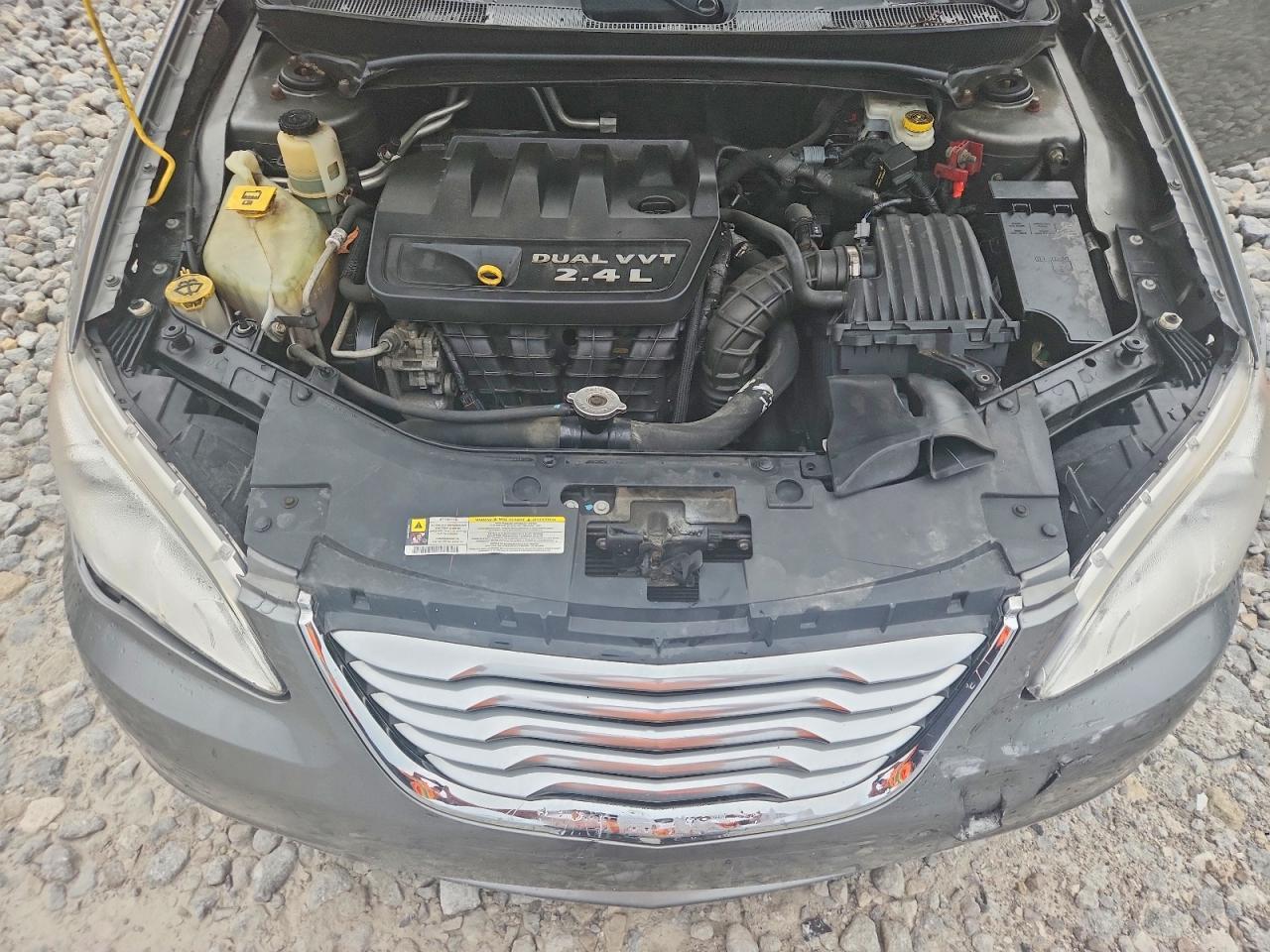 2013 Chrysler 200 Touring - zdjęcie 11