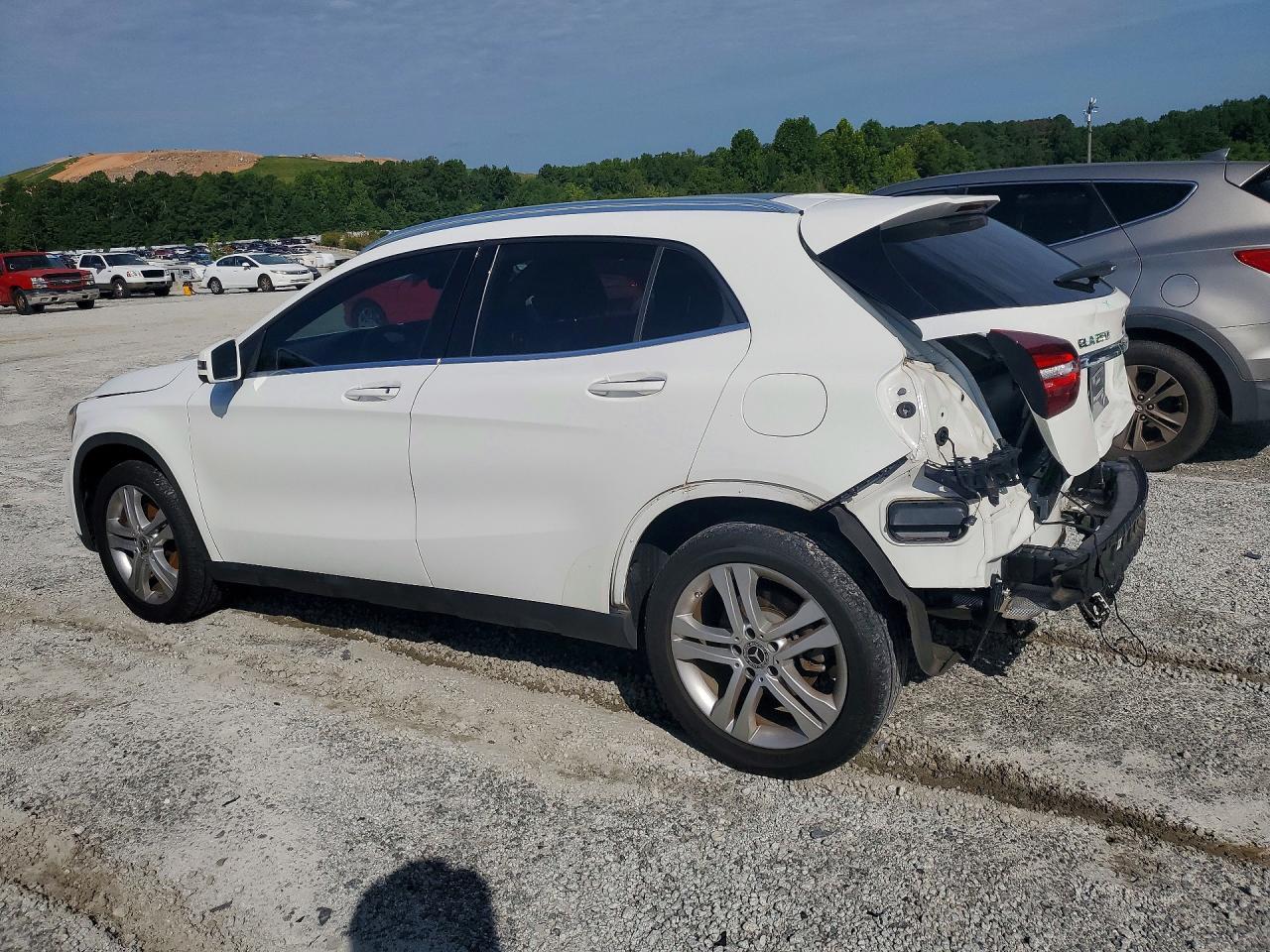 2020 Mercedes-Benz Gla 250 4Matic - zdjęcie 2