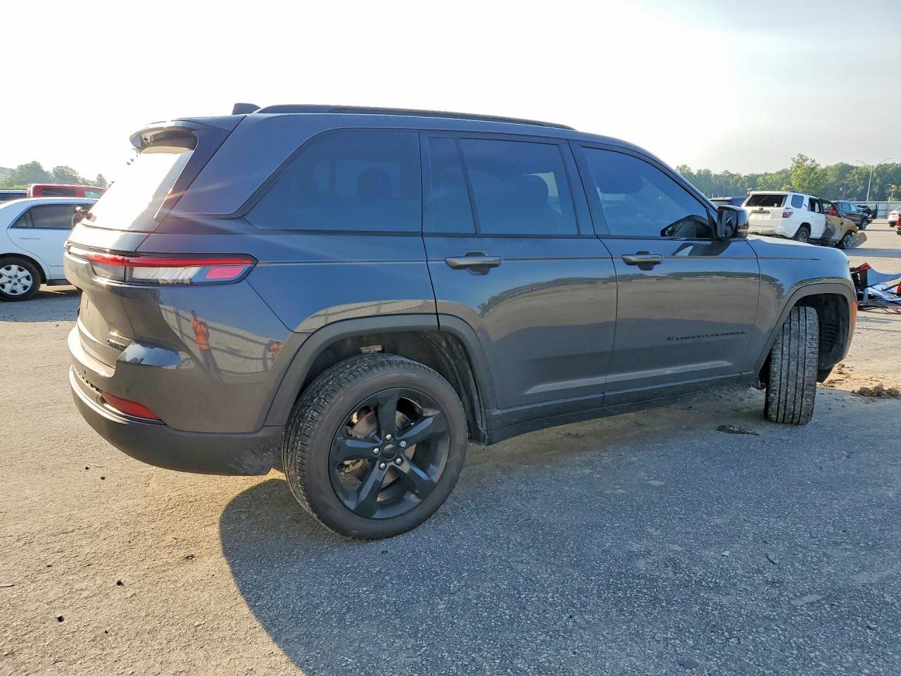 2024 Jeep Grand Cherokee Limited - zdjęcie 3