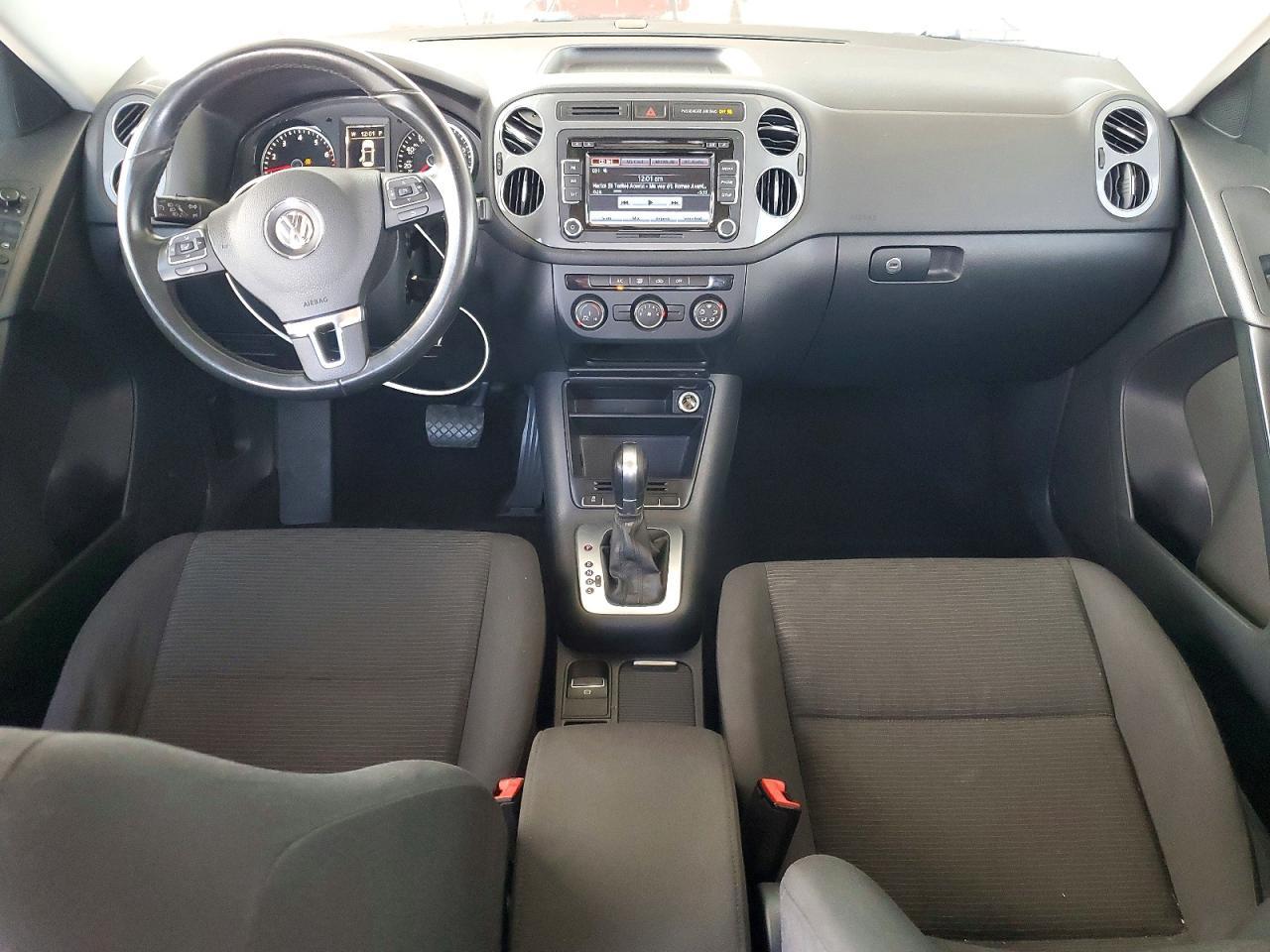 2015 Volkswagen Tiguan S - zdjęcie 8