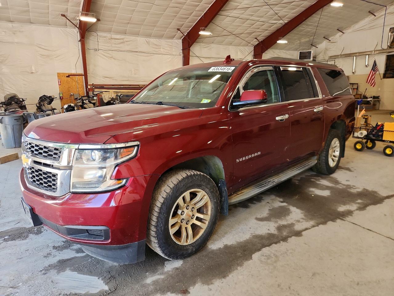 2016 Chevrolet Suburban K1500 Lt - zdjęcie główne