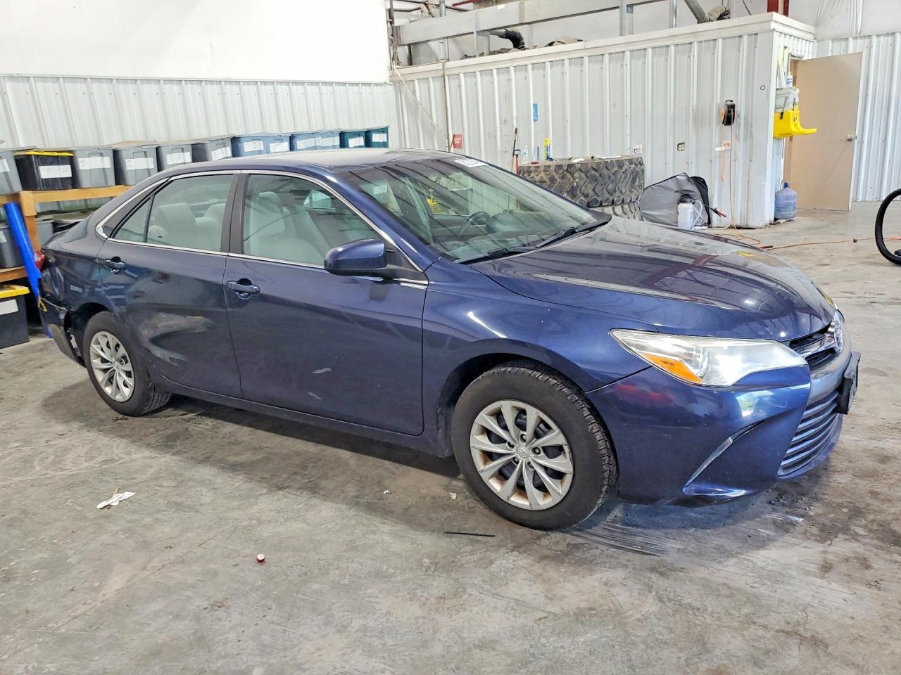 2016 Toyota Camry Le - zdjęcie 4