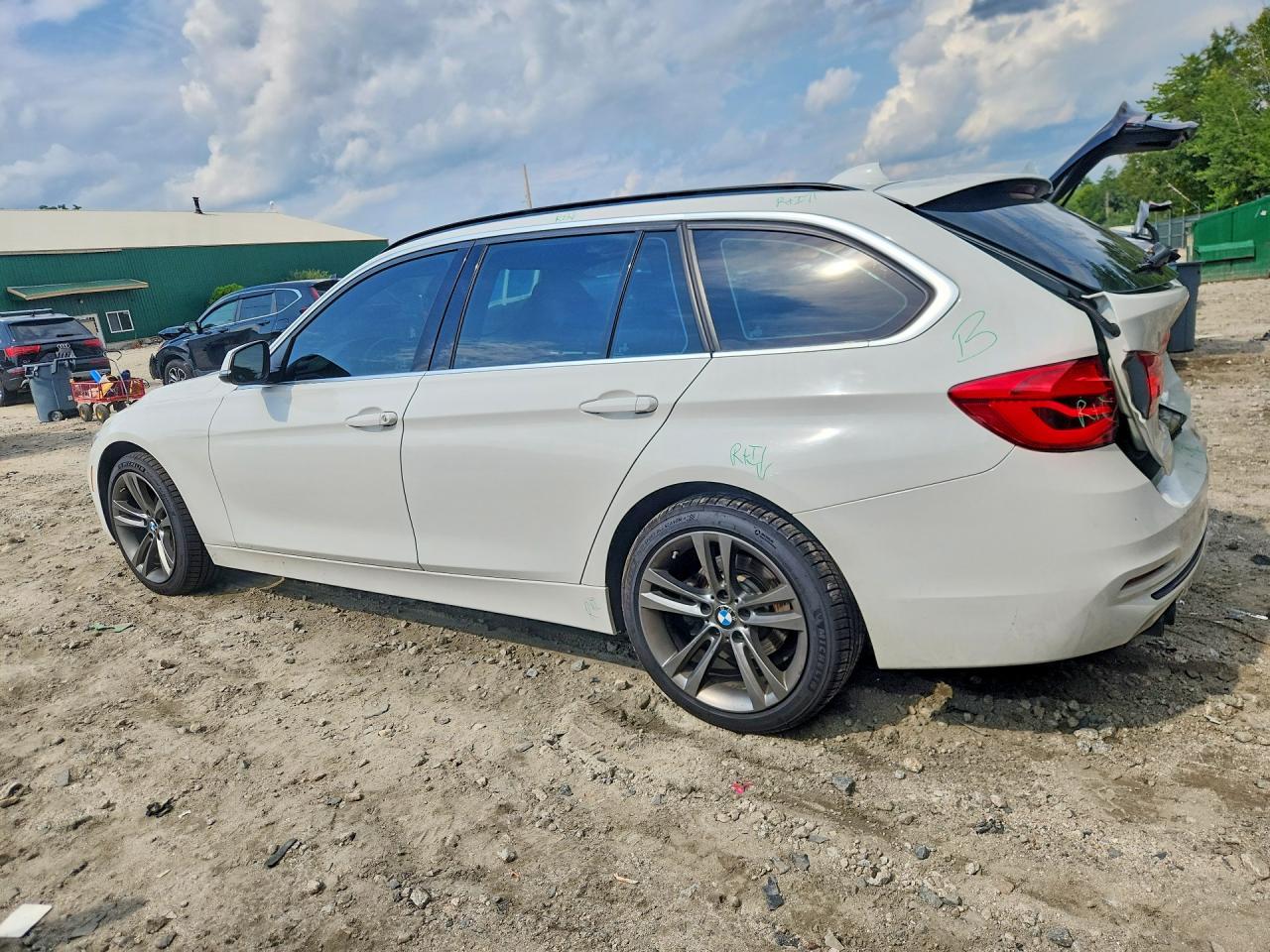2018 BMW Seria 3 330i - zdjęcie 2