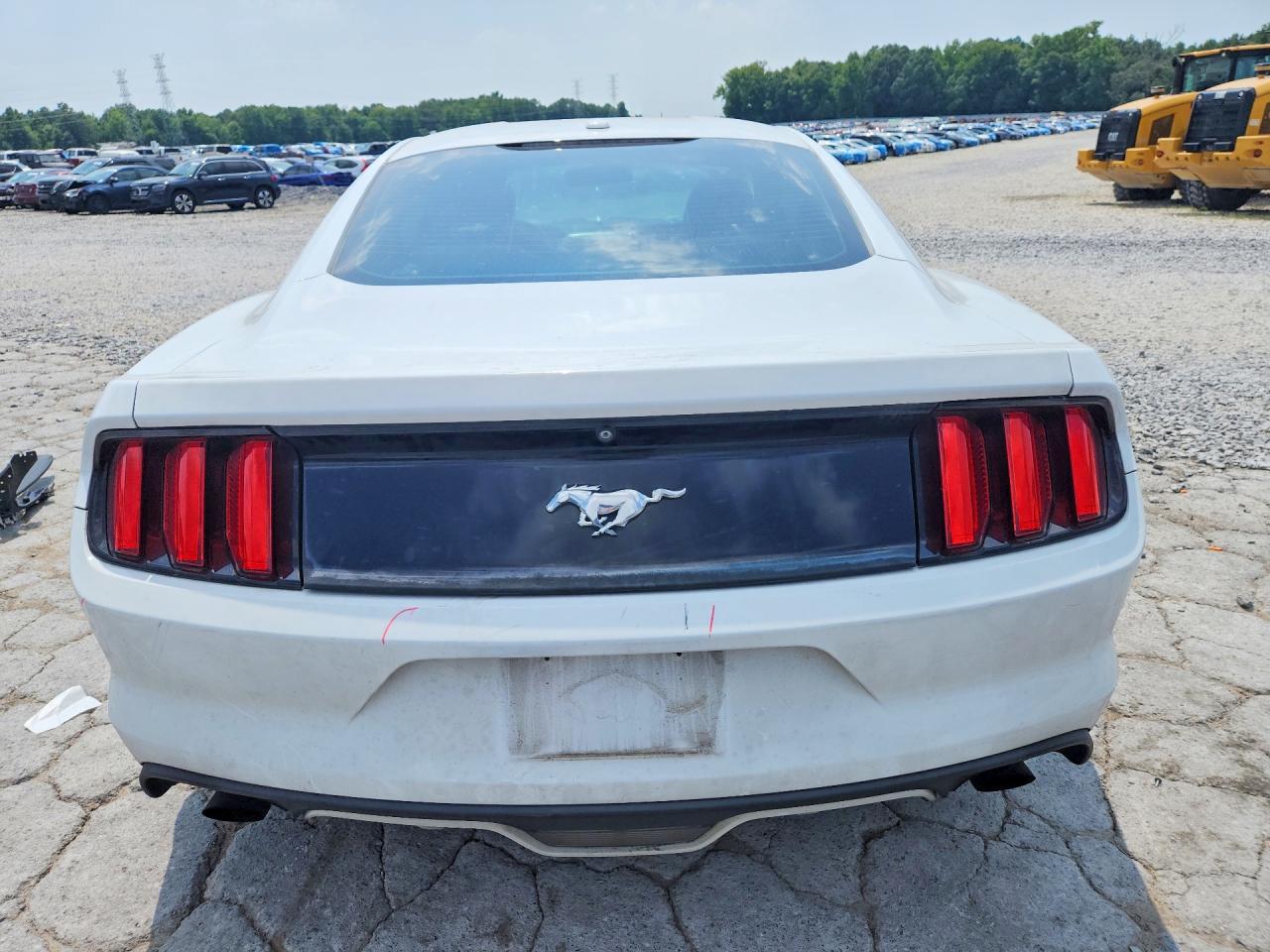 2016 Ford Mustang - zdjęcie 6
