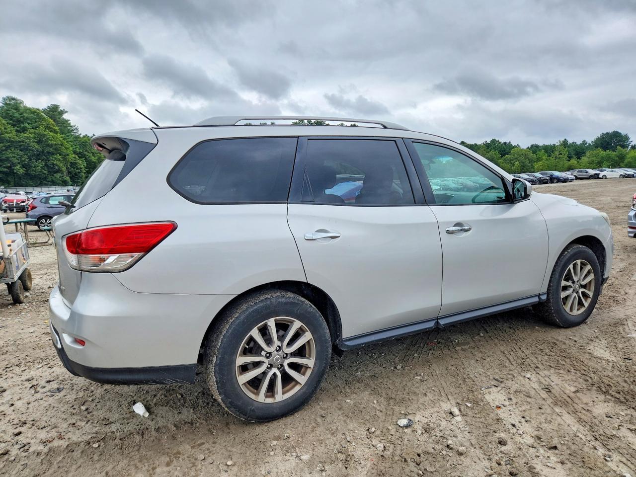 2015 Nissan Pathfinder S - zdjęcie 3