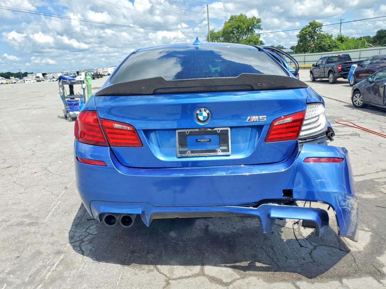 2013 BMW M5 - zdjęcie 6
