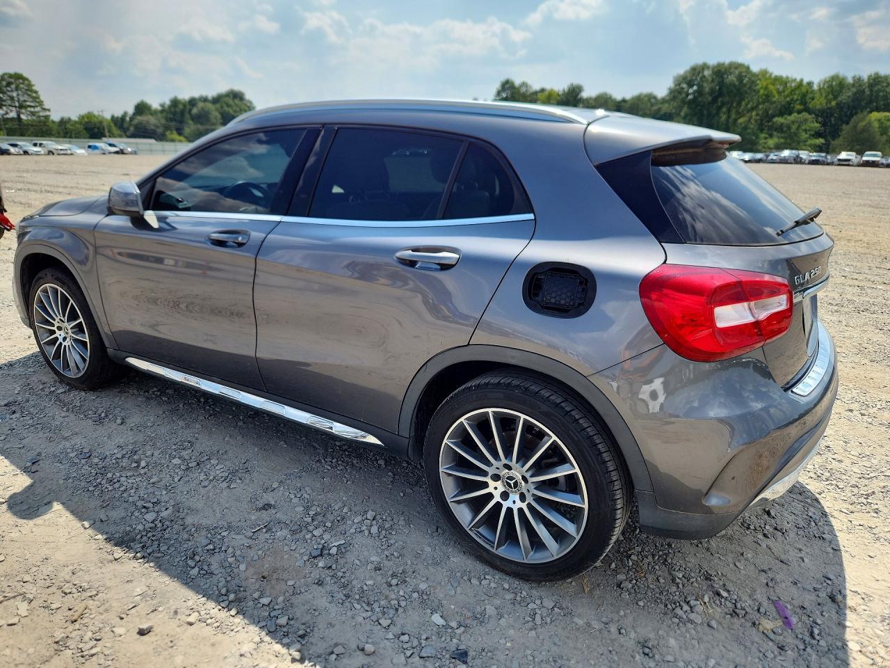 2018 Mercedes-Benz Gla 250 - zdjęcie 2